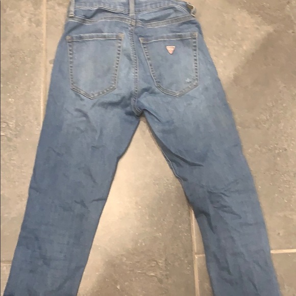 Guess light wash jeans - Picture 3 of 4